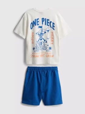 Sæt bestående af T-shirt og shorts