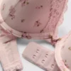 Sæt med printet push-up-bh og g-streng