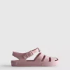 Sandaler i gennemsigtig plast