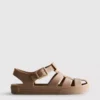 Sandaler i gennemsigtig plast