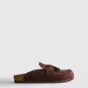 Sandaler i imiteret ruskind med kvaster
