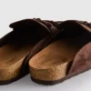 Sandaler i imiteret ruskind med kvaster