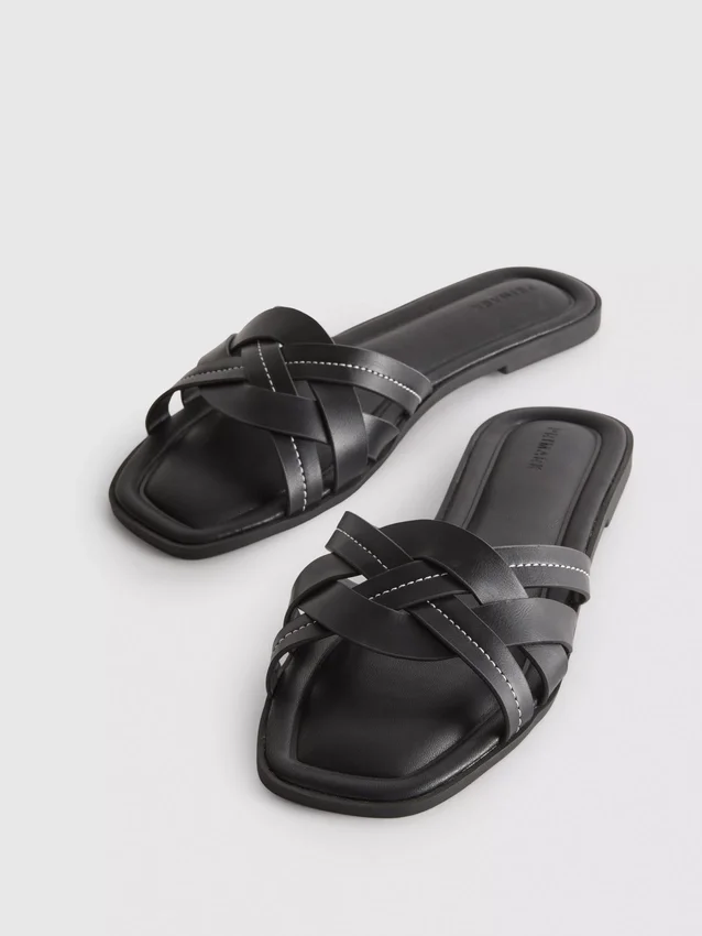 Sandaler i vævet imiteret læder
