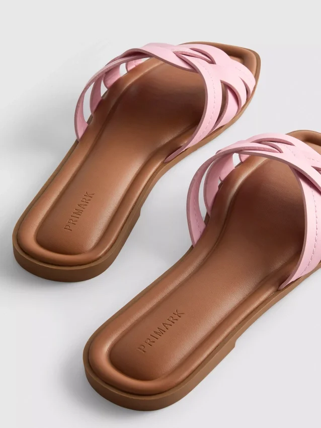 Sandaler i vævet imiteret læder