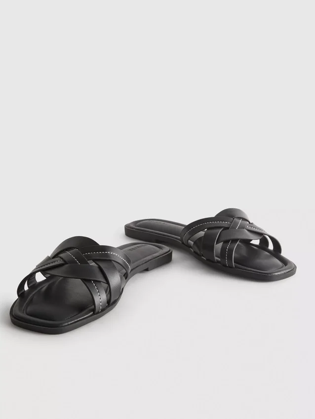 Sandaler i vævet imiteret læder