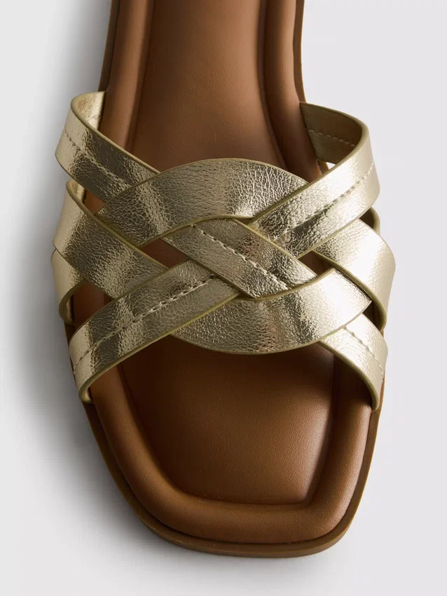 Sandaler i vævet imiteret læder