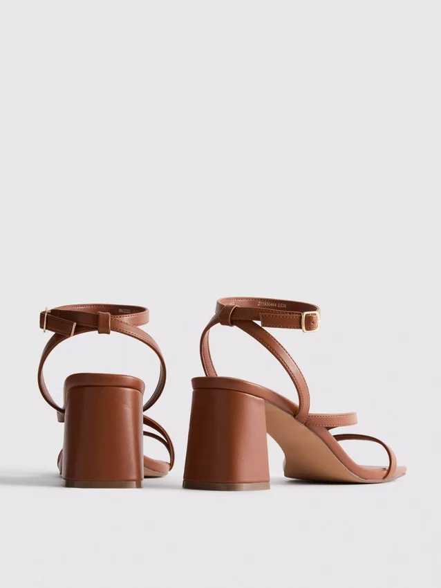 Sandaler med bred pasform og blokhæl