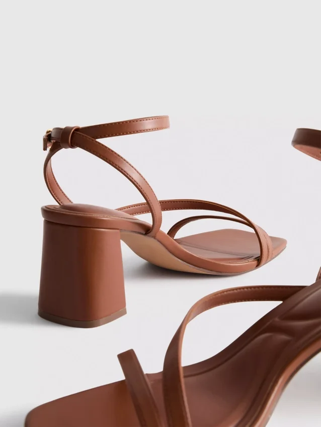Sandaler med bred pasform og blokhæl