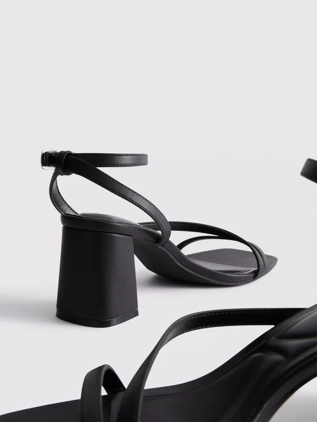 Sandaler med bred pasform og blokhæl