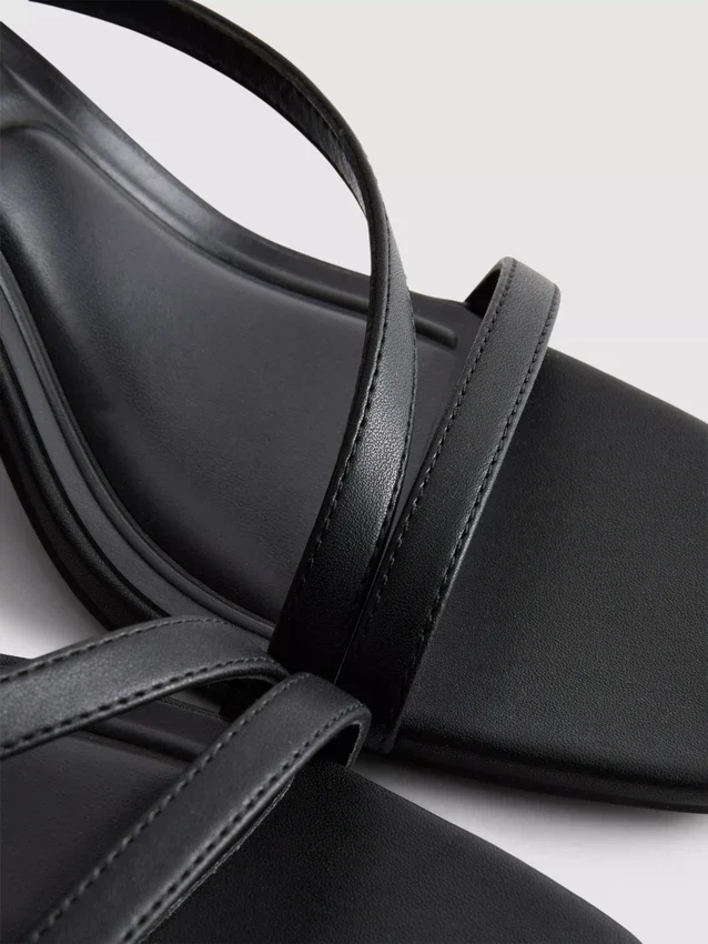 Sandaler med bred pasform og blokhæl