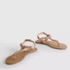 Sandaler med dekorationer