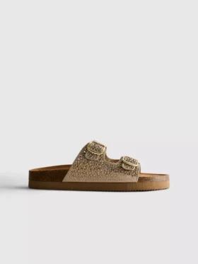 Sandaler med dobbelt spænde og dekorationer