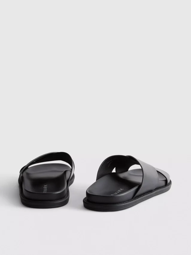 Sandaler med krydsremme