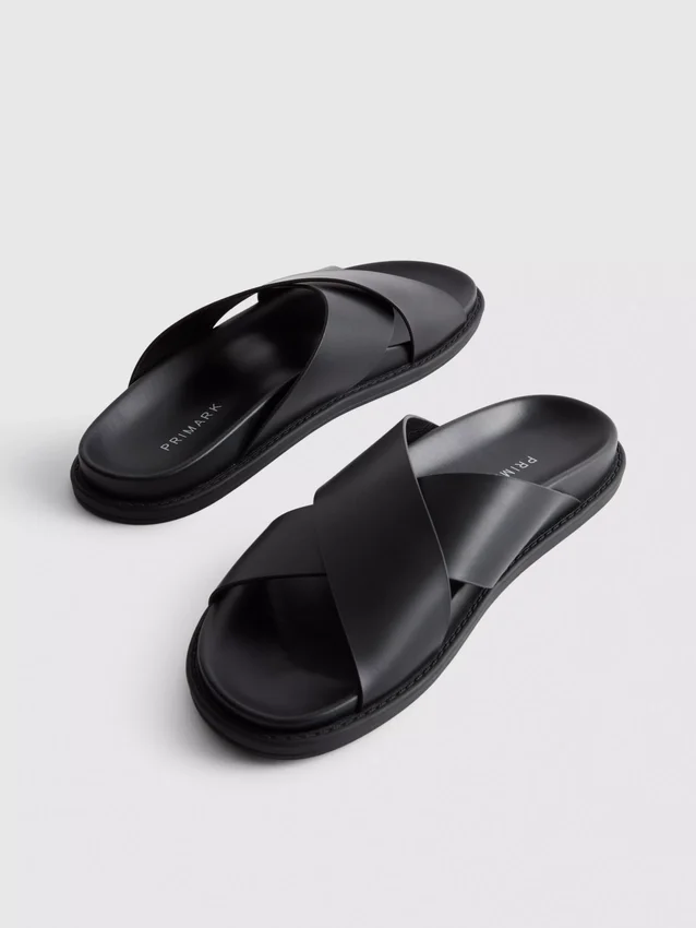 Sandaler med krydsremme