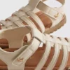 Sandaler med remme