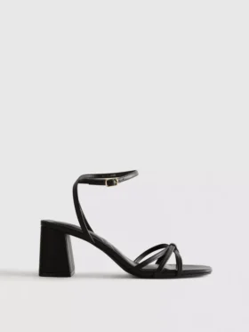 Sandaler med remme og blokhæl