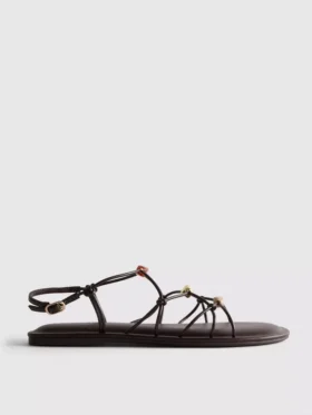 Sandaler med remme og perler