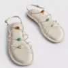 Sandaler med remme og perler