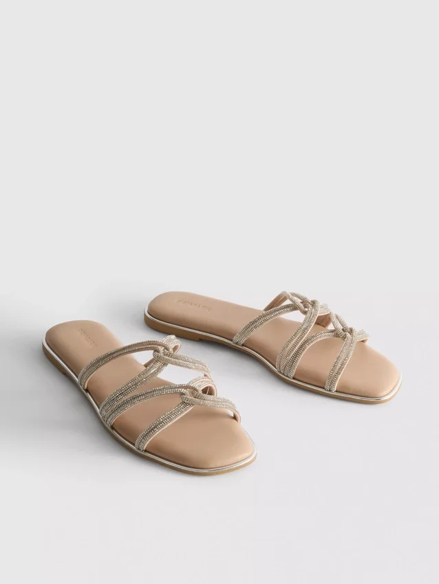 Sandaler med remme og strass