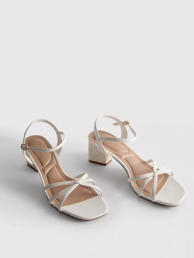 Sandaler med remme og vævet blokhæl