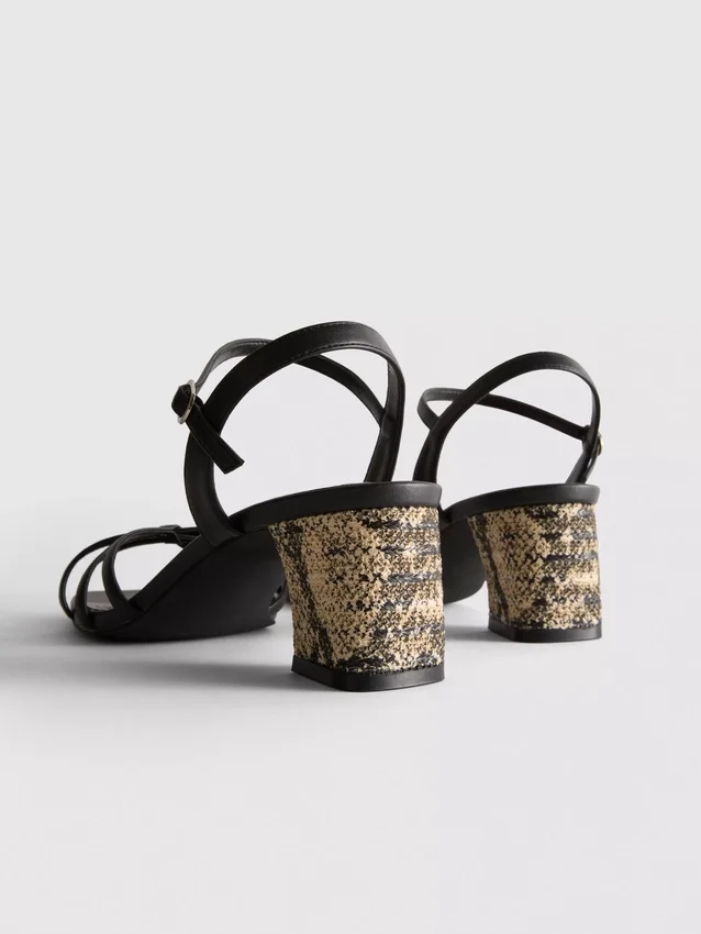 Sandaler med remme og vævet blokhæl