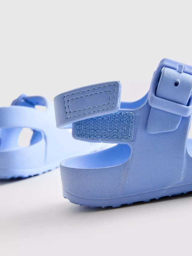 Sandaler med spænderem