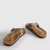 Sandaler med T-rem og nitter