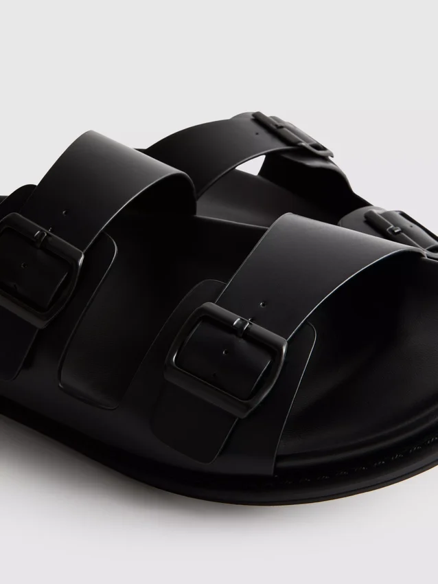 Sandaler med to remme