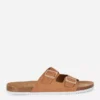 Sandaler med to remme og spænde