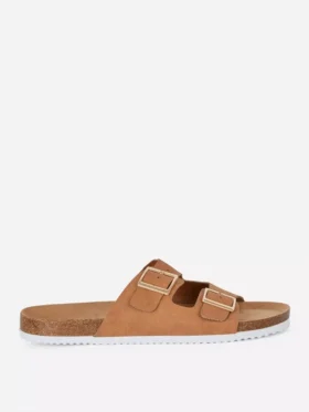 Sandaler med to remme og spænde