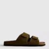 Sandaler med to remme og tyk sål