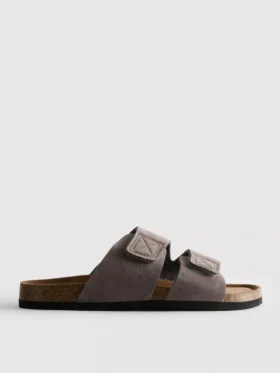 Sandaler med to remme og tyk sål