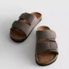 Sandaler med to remme og tyk sål