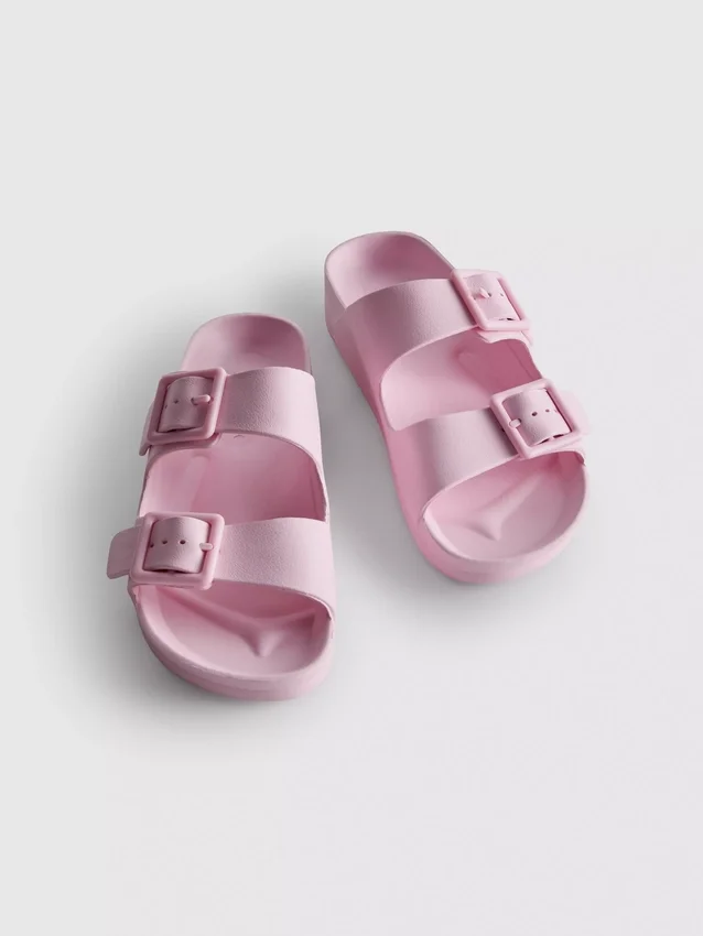 Sandaler med tykke remme og dobbelt spænde