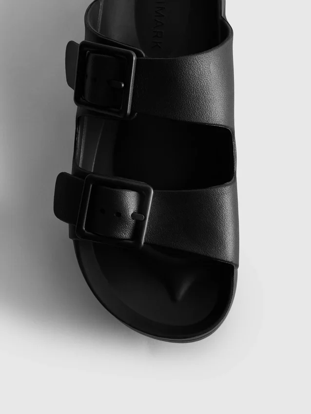 Sandaler med tykke remme og dobbelt spænde