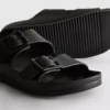 Sandaler med tykke remme og dobbelt spænde