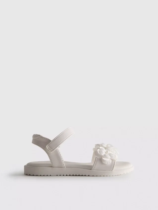 Sandaler til fest med blomster i tyl