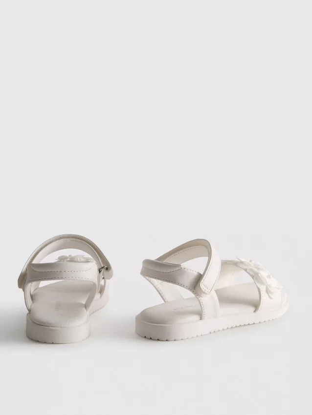 Sandaler til fest med blomster i tyl