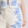 Shorts i bomuld med blomsterbroderi