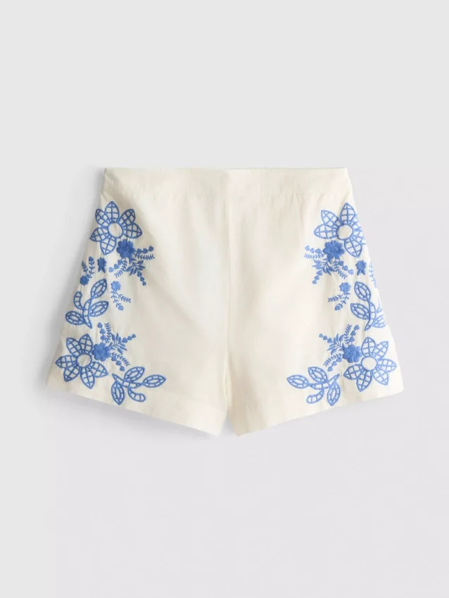 Shorts i bomuld med blomsterbroderi