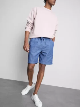Shorts i linneblanding med snøre