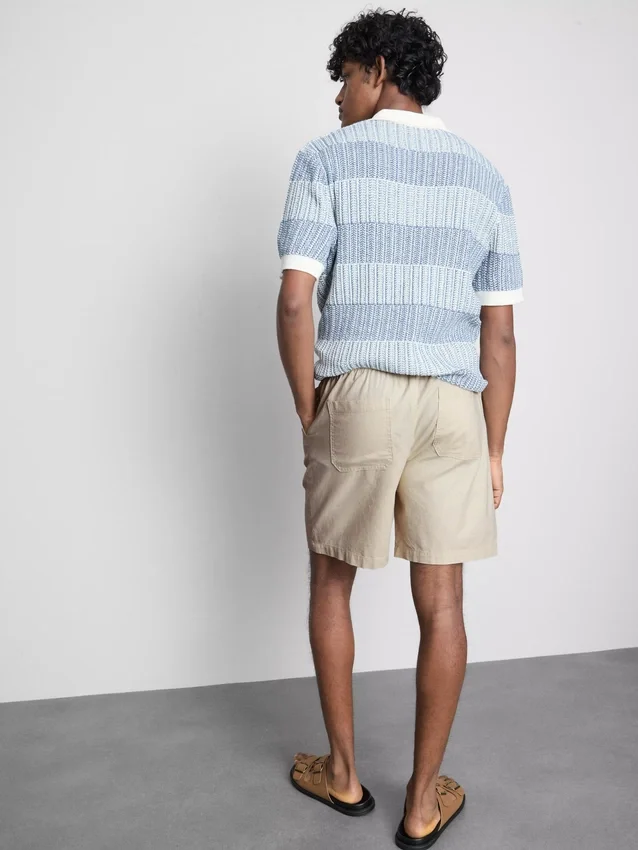 Shorts i linneblanding med snøre