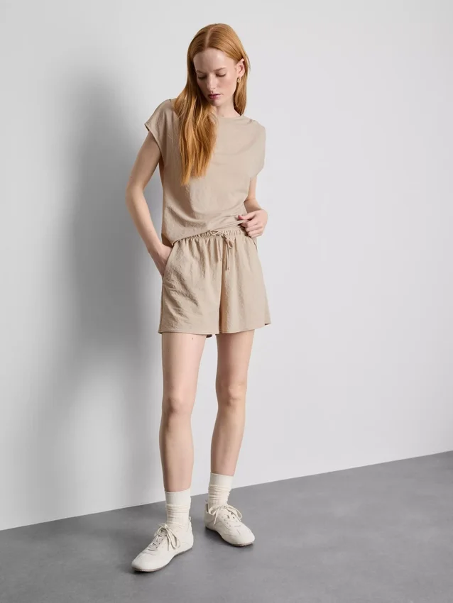 Shorts med struktur og snøre