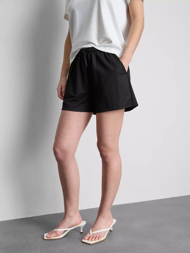 Shorts med struktur og snøre