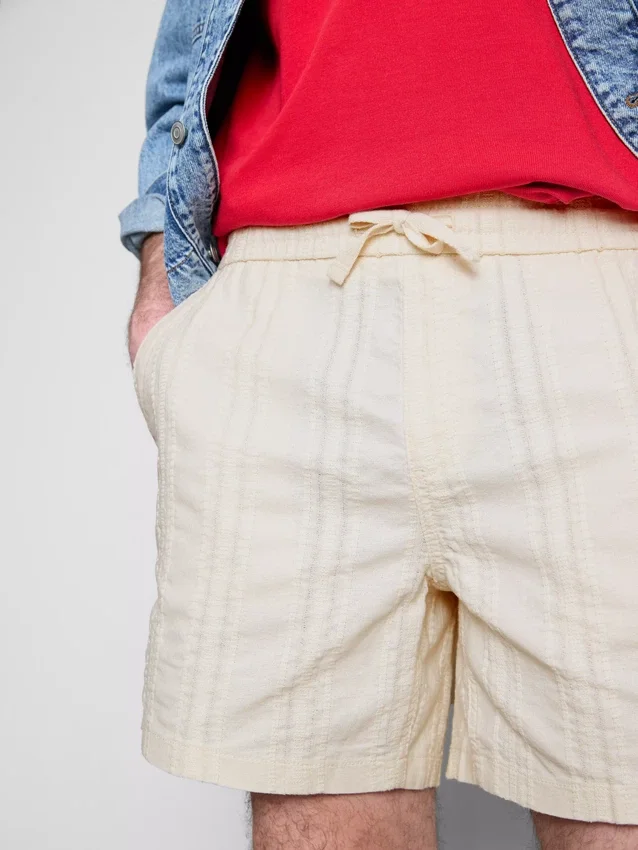 Shorts med struktur og snøre