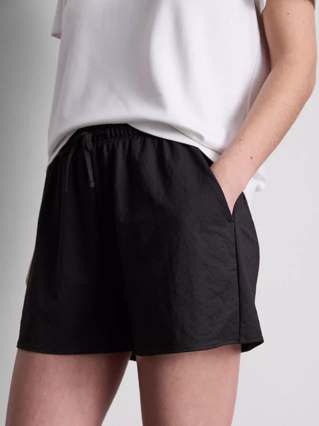 Shorts med struktur og snøre