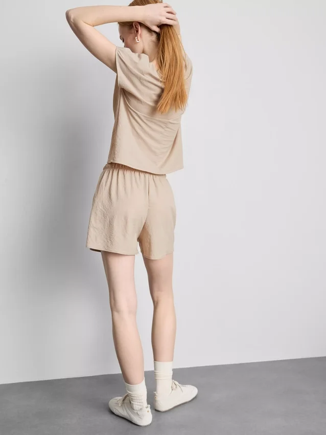 Shorts med struktur og snøre