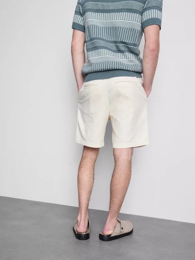 Shorts med struktur og snøre