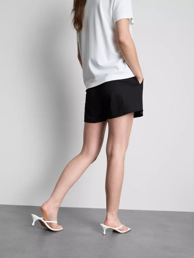 Shorts med struktur og snøre
