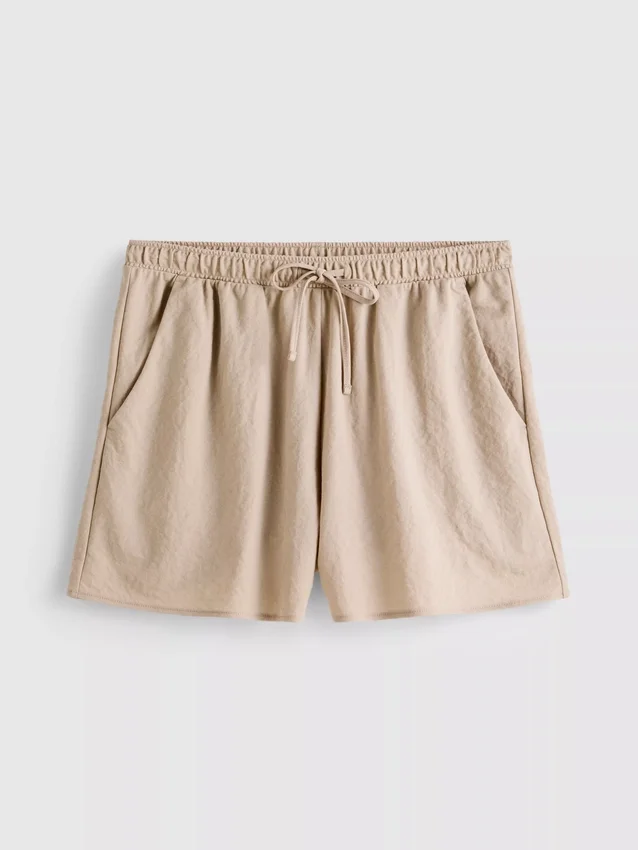 Shorts med struktur og snøre